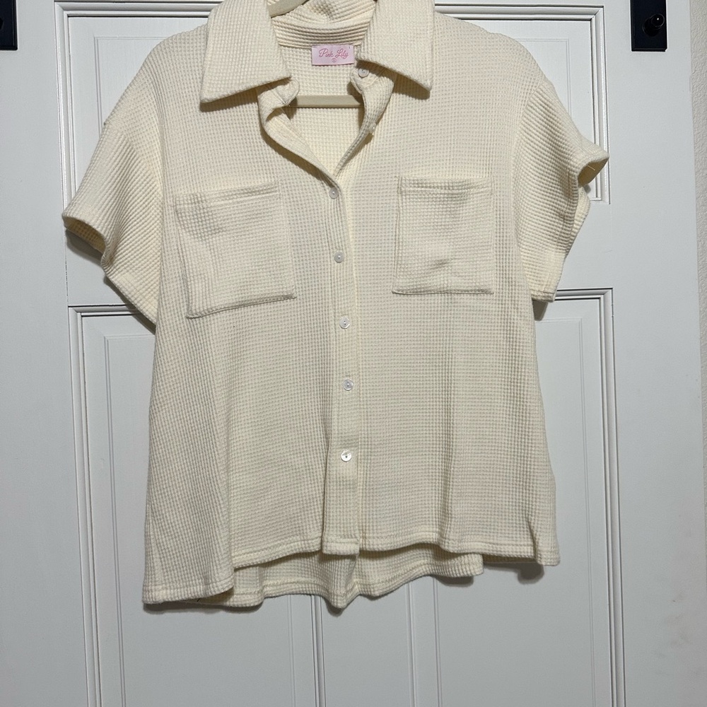 Boutique Cream Short Sleeve Knit Button-Up Shirt